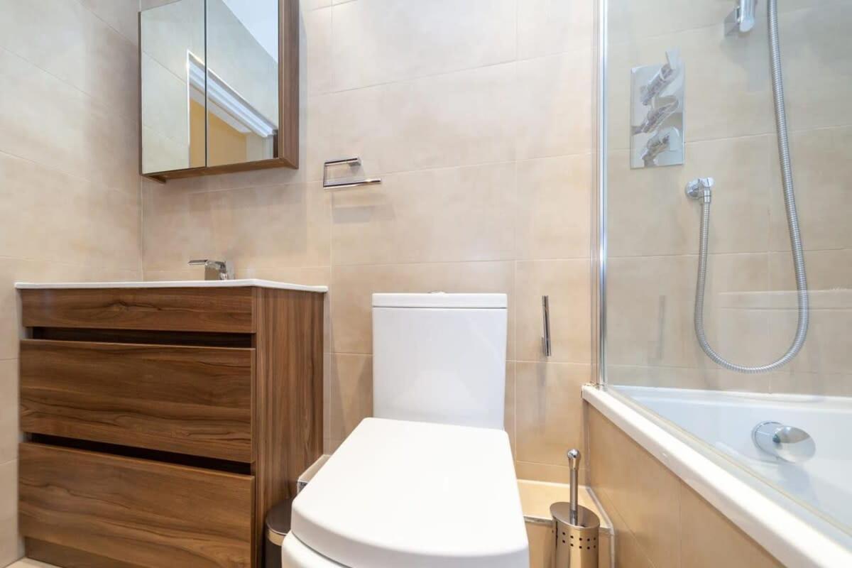 Spacious 2 Bedroom Maisonette In Stratford London Bagian luar foto